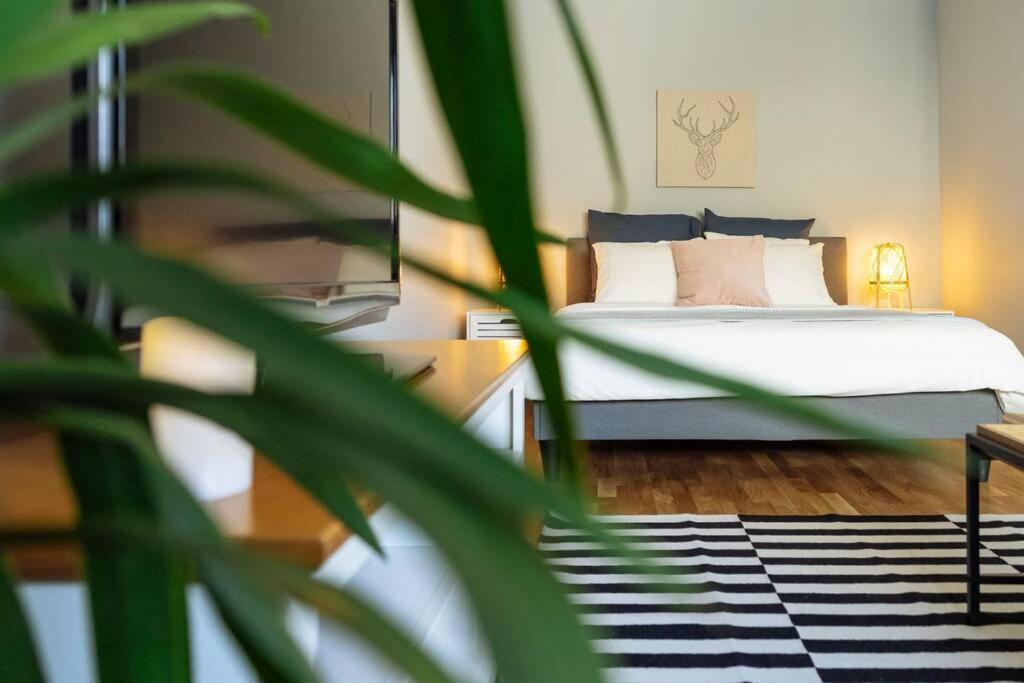 Good Vibes Central Apartment Бухарест Екстер'єр фото