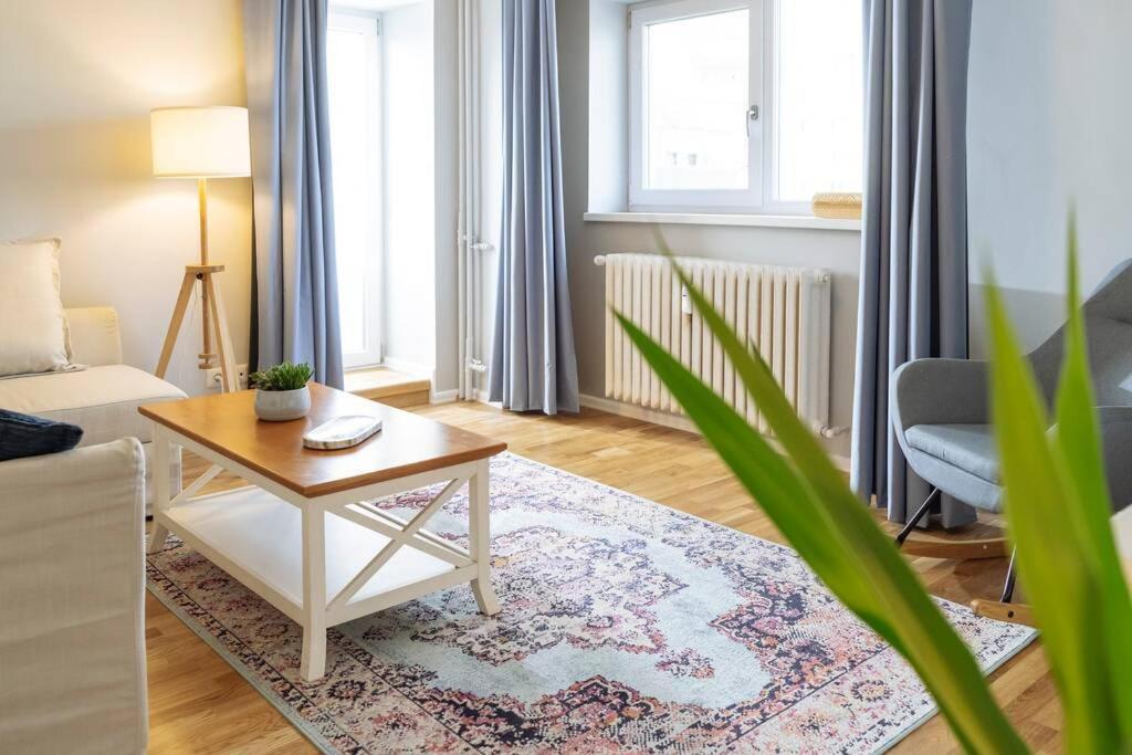Good Vibes Central Apartment Бухарест Екстер'єр фото