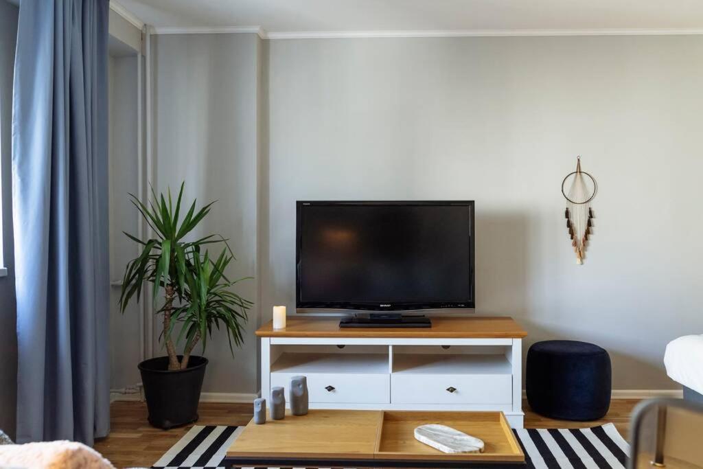 Good Vibes Central Apartment Бухарест Екстер'єр фото